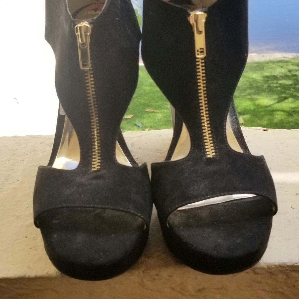 Sexy black wedges
